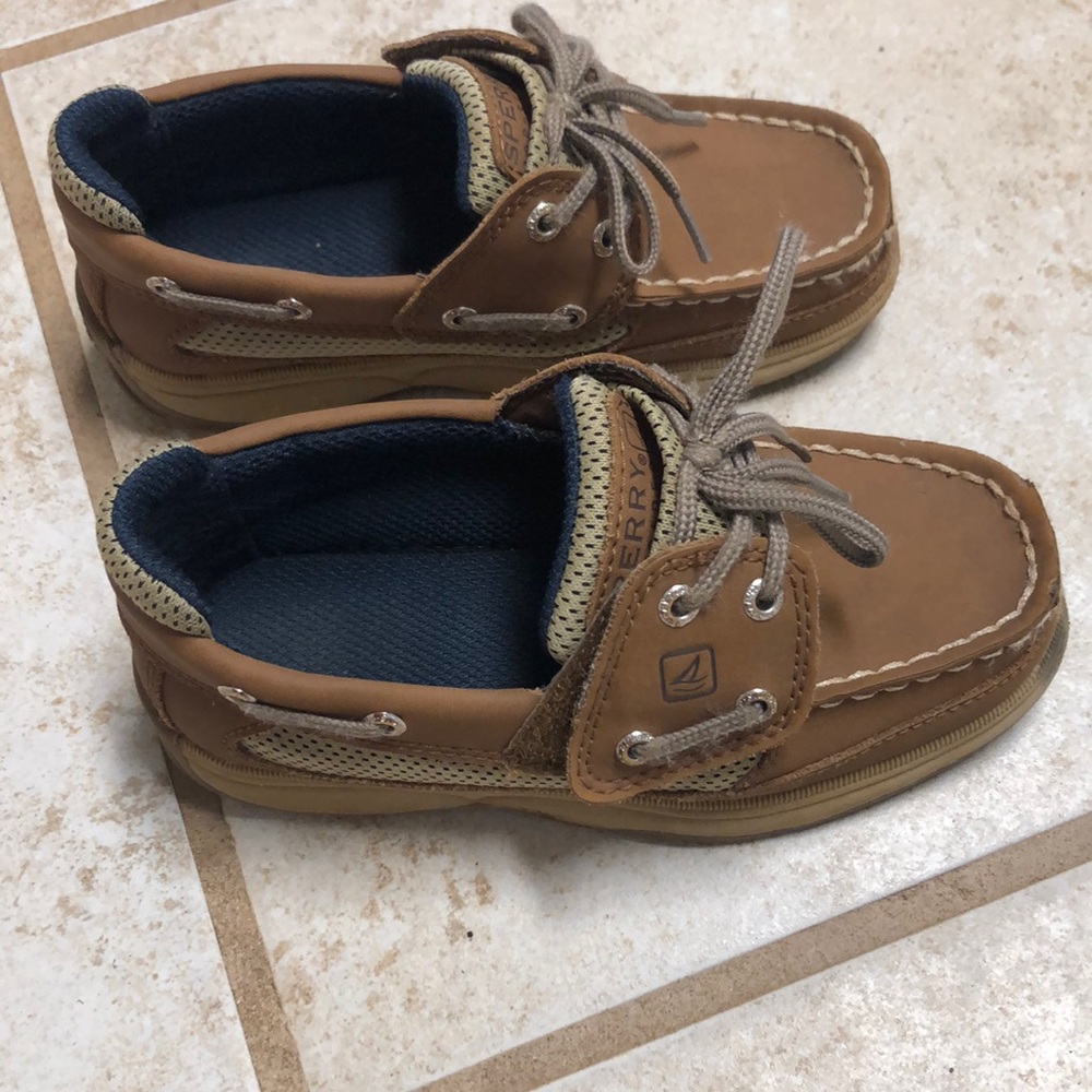 Kids sperry shoes
